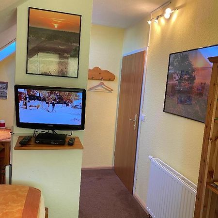 Gemütliches Zimmer zentral in der Lüneburger Heide Schneverdingen Exterior foto