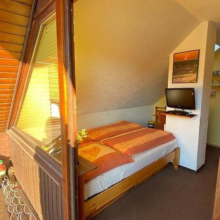 Gemütliches Zimmer zentral in der Lüneburger Heide Schneverdingen Exterior foto